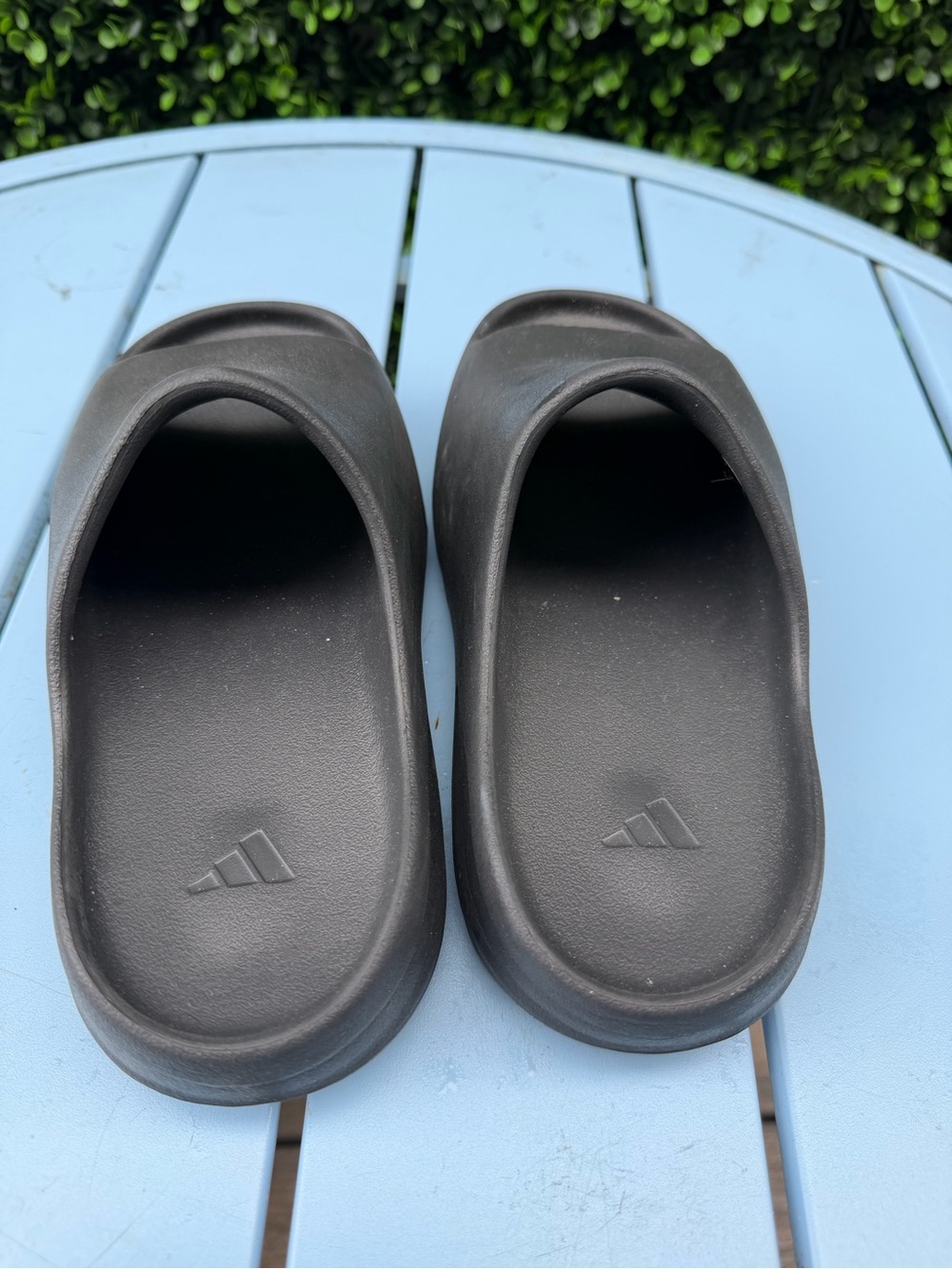 Yeezy Kids Black Slip-On Foam Sandals - Picture 2 of 5